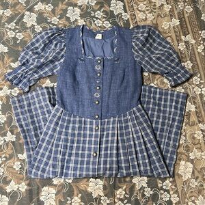 Vintage trachten dress with blue white check sweetheart neckline puff sleeves